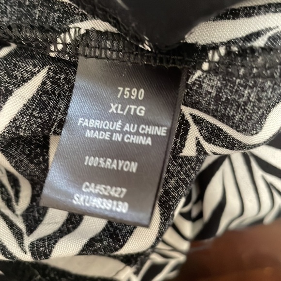 Black & White Palm Leaf Wide Leg Palazzo Pants - Picture 5 of 6